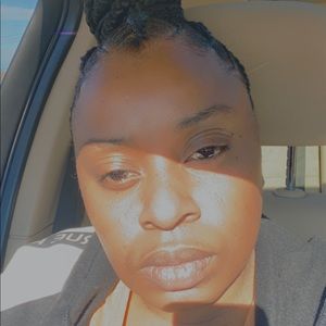 Meet your Posher, Cassandra